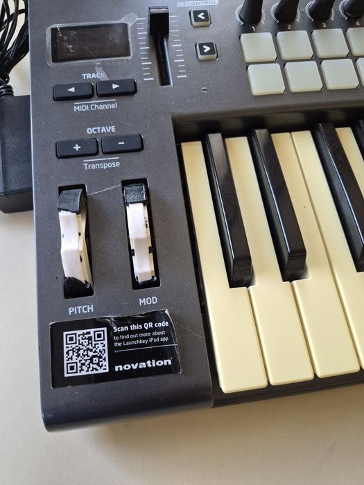 Клавіатура Novation Launchkey 25