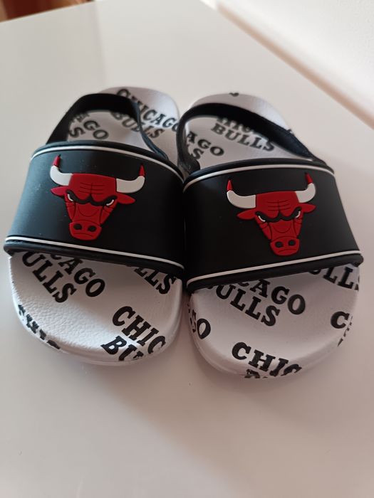 Chinelos Chicago Bulls tamanho 24