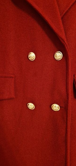 Płaszcz zapinany na złote guziki, nowy, bordowy