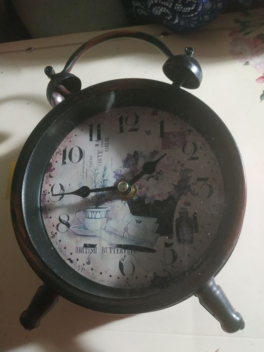 Настінний годинник для декору