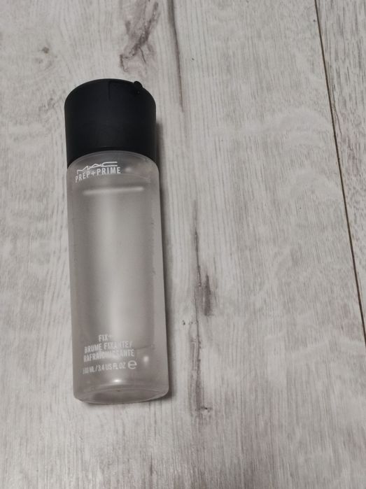 Косметика для обличчя, волосся, вінтажні тіні YSL