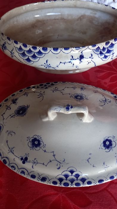 Terrina antiga da loiça Sacavém