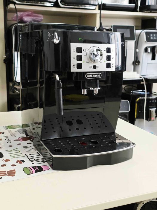 Кавомашина кофемашина Delonghi Magnifica S ECAM 22.110