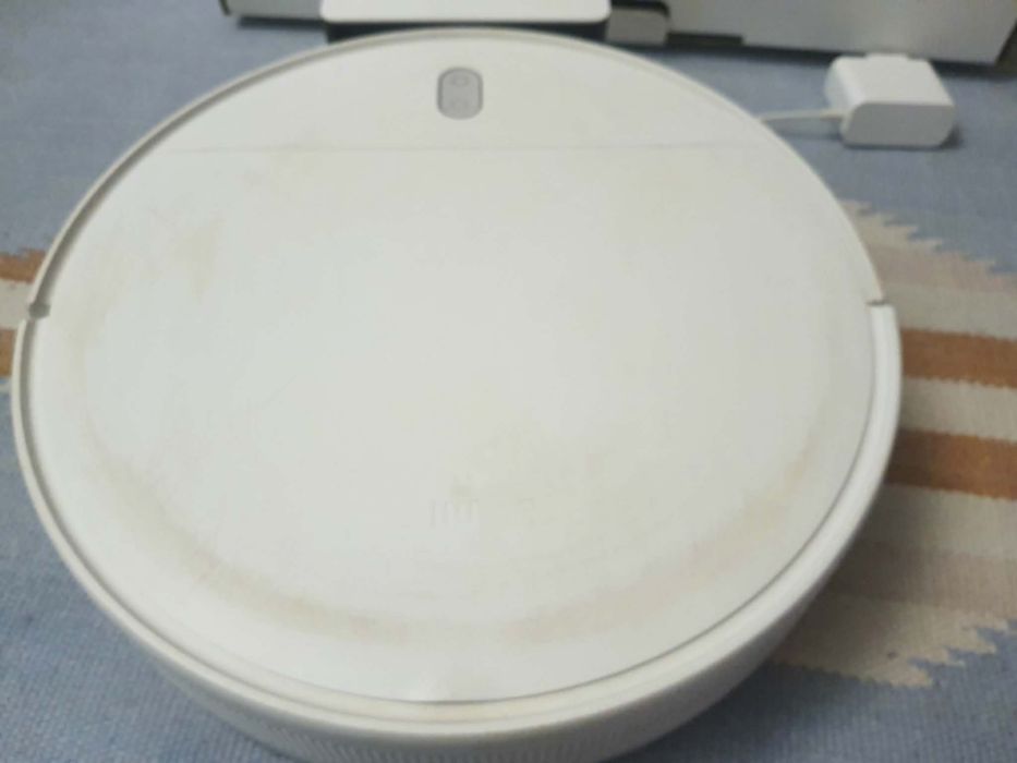 Mi Robot Vacuum-Mop Essential