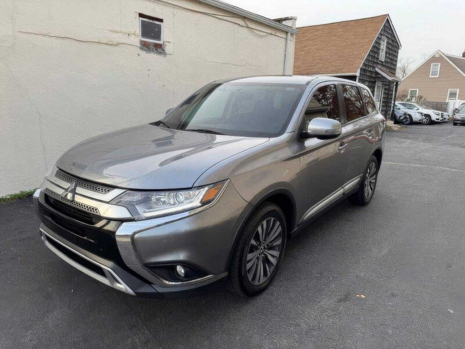 Mitsubishi Outlander      2019