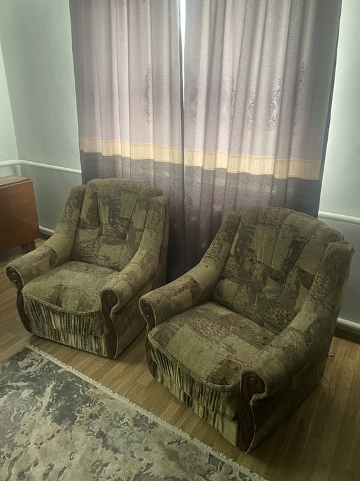 Диван і два крісла