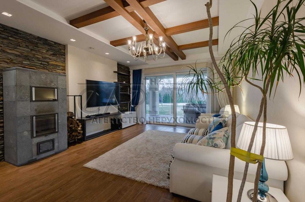 Аренда дома недалеко от центра с бассейном!