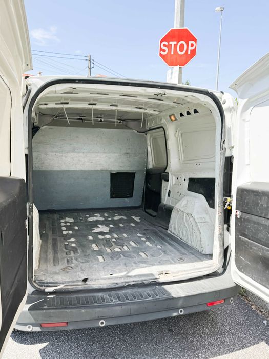 Fiat Doblò Maxi Multijet 2016 – Comercial, Espaçosa e Fiável