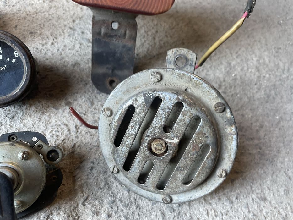 Різні запчастини на Днепр мт