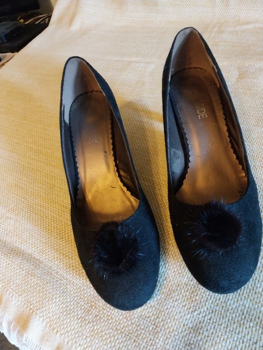 Sapatos pouco usados deixei de usar saltos