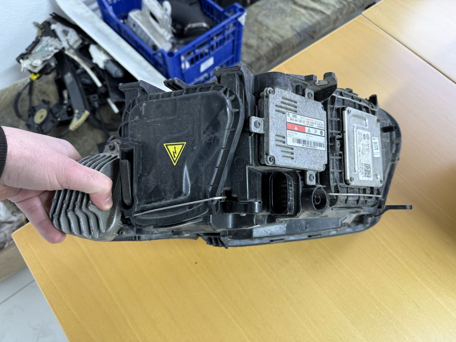 Фара перед прав Audi Q5 8R оригінал під ремонт