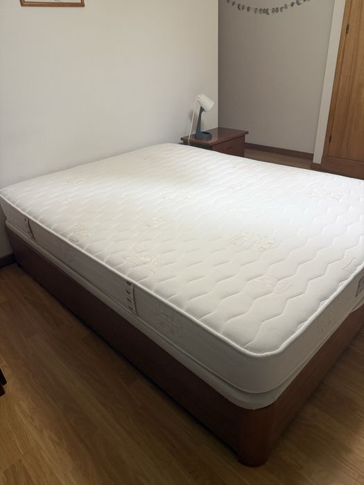 Cama de Casal (Arrumação) + Colchão