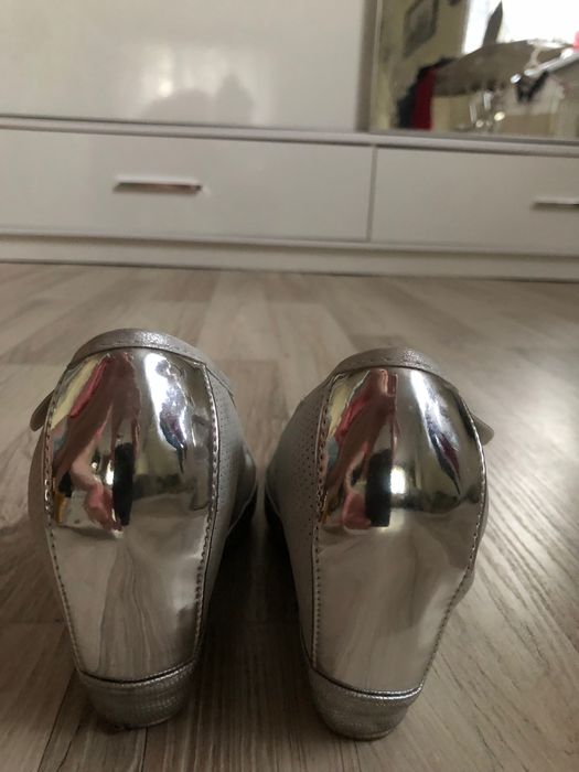 Buty na koturnie