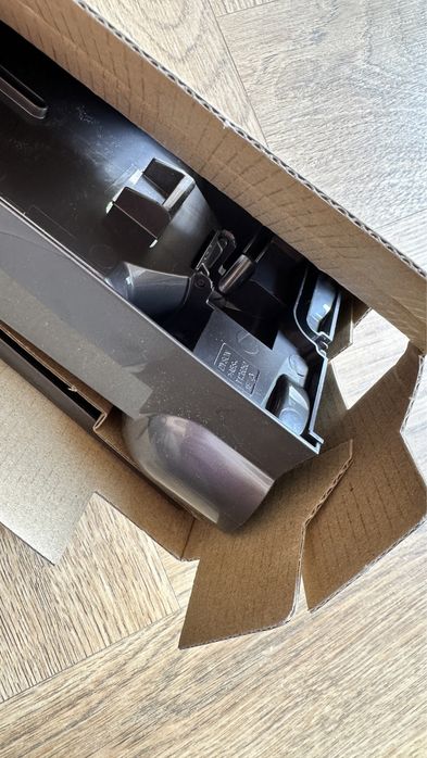 Stacja dokująca Dyson V12 mocowanie do ściany odkurzacza