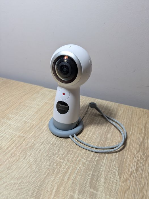 Samsung Gear 360 камера