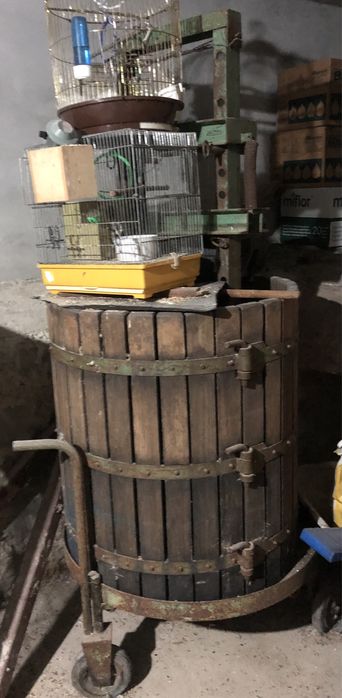 Prensa para vinho movel