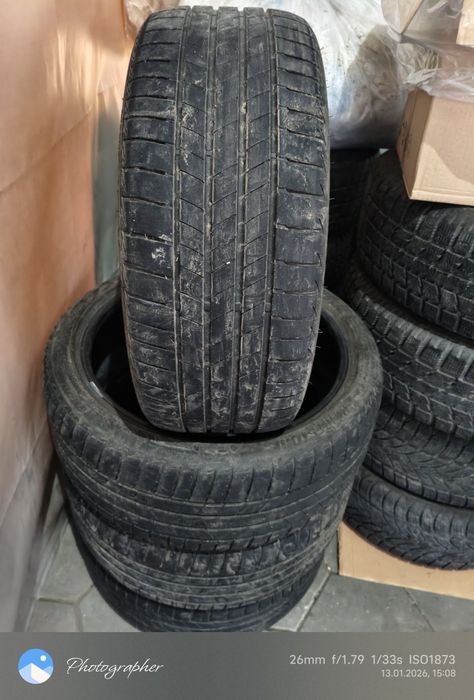 Продам шины bridgestone 225x40R19