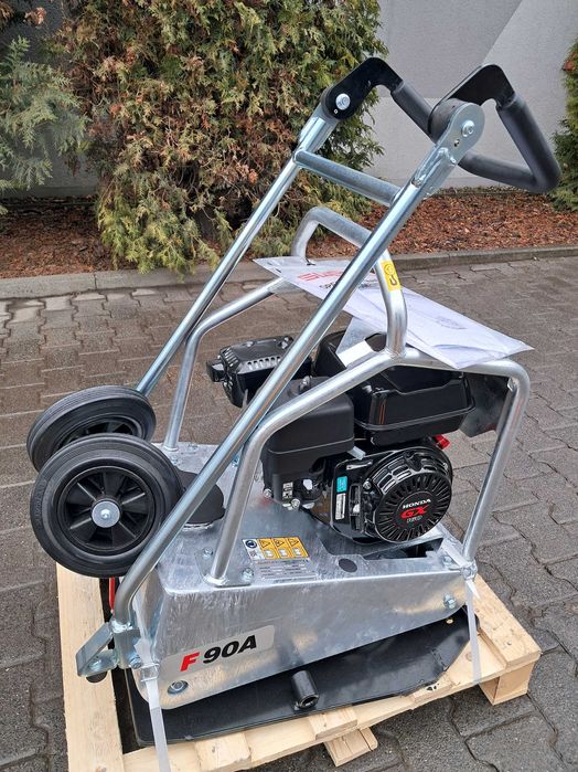 OUTLET Zagęszczarka asfaltowa Swepac F90A duży zbiornik na wodę, kółka