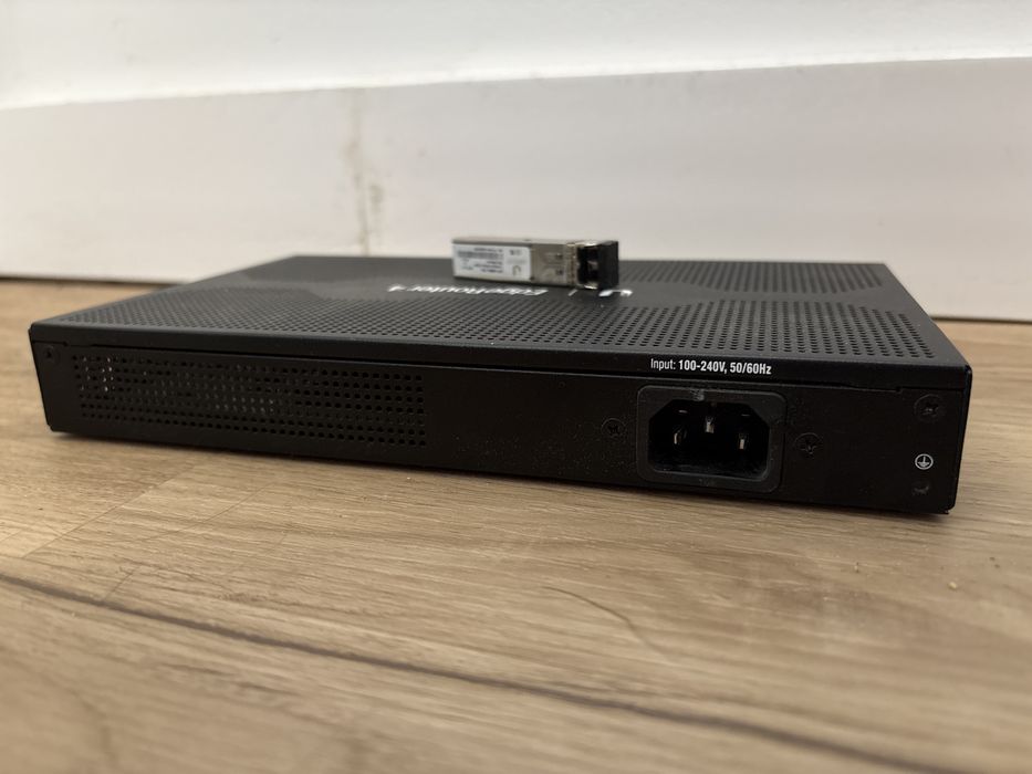 Ubiquiti EdgeRouter ER4 + SFP 1G Multi-Mode Optical Module64584249188866122