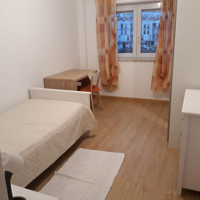 Quarto para alugar em Ouressa -Sintra