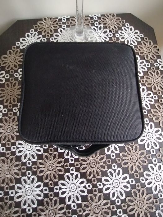 Kuferek kosmetyczka na lampę hybrydową i lakiery, kosmetyki czarny