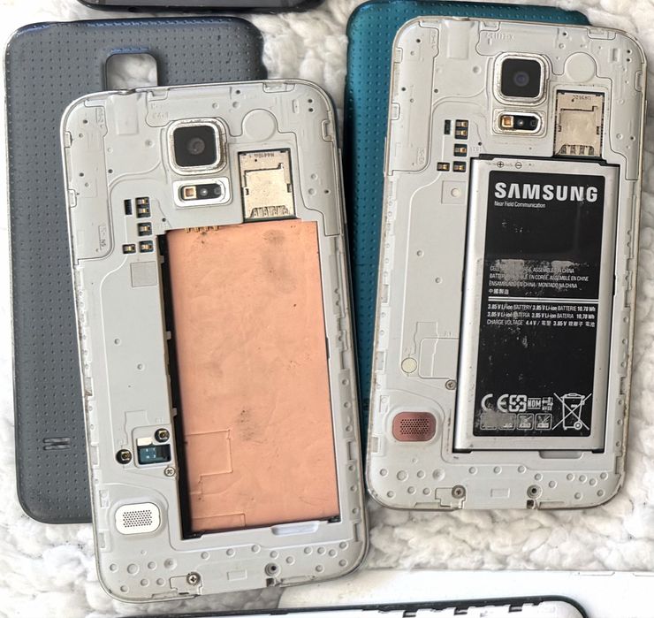 Samsung S5 (2) para Peças ou reparar