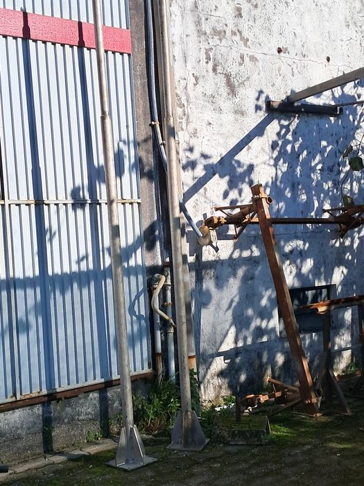 Postes em aço inox.