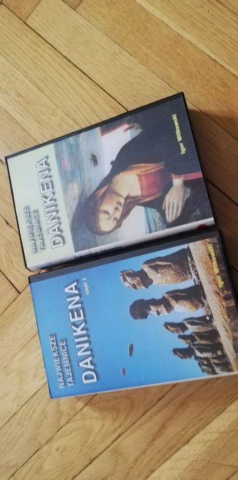 Kasety VHS UFO - Tajemnice Danikena zestaw 2 części Nowe