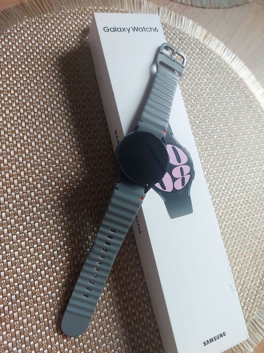 Sprzedam smartwatch samsung galaxy watch  6
