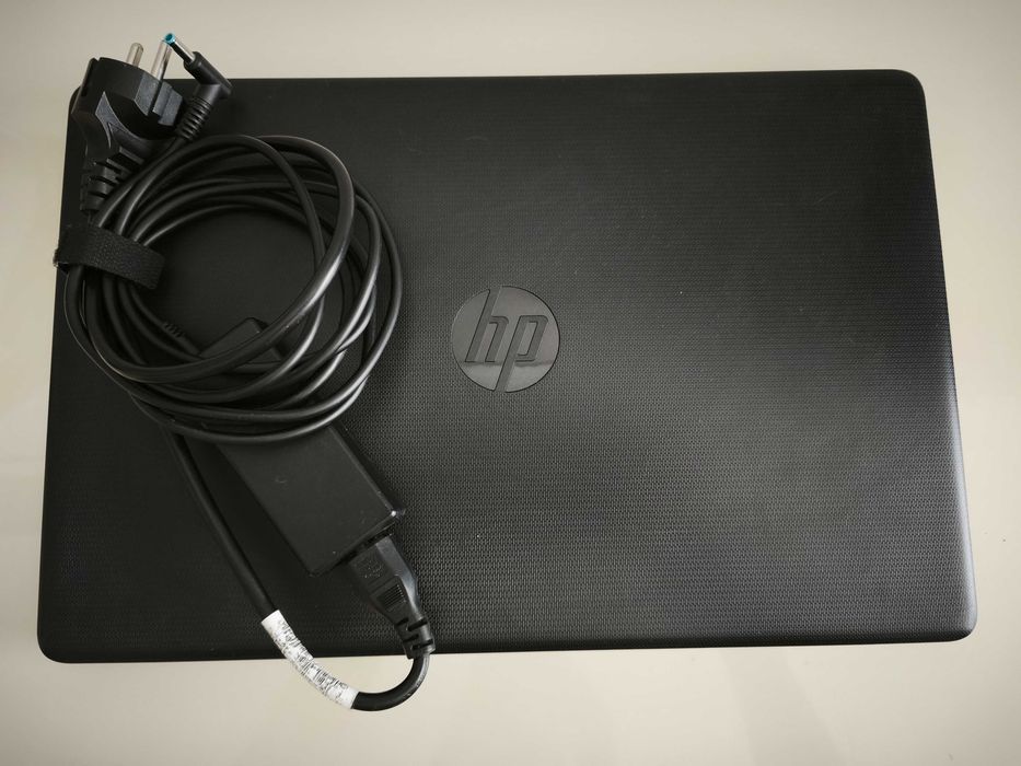 HP 15", AMD Ryzen 5 a funcionar