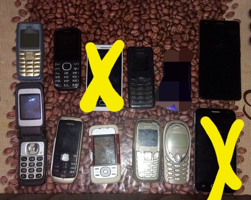 Мобильный телефоны  одним лотом Nokia  SonyEricsson Samsung simens  цена указана за 9 штук