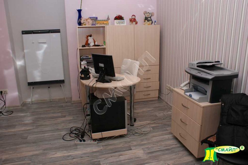 Велика офісна тумба