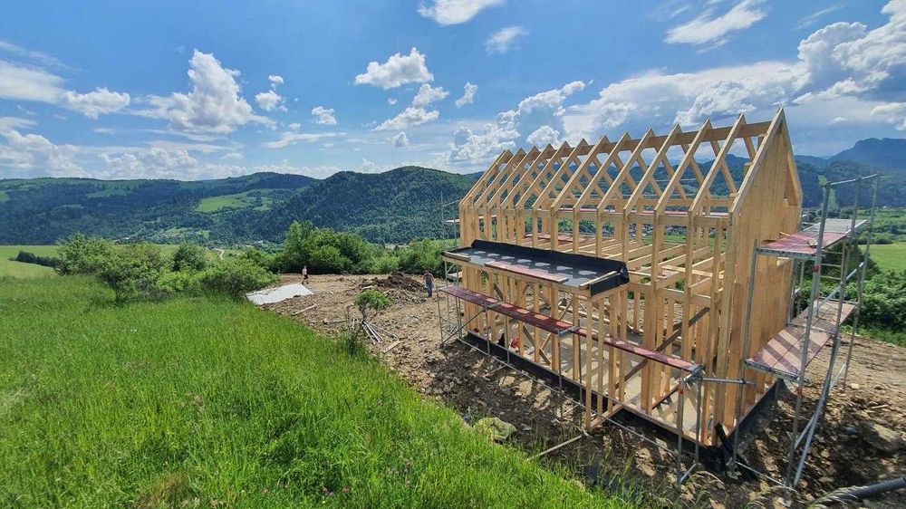 Domy szkieletowe wycięte CNC - konstrukcje drewniane - drewno KVH C24