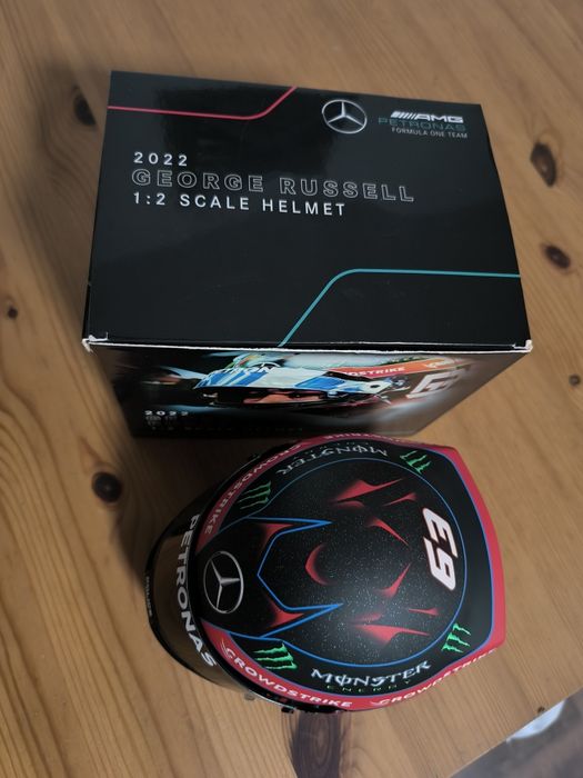 Kask mini 1/2 Mercedes AMG Petronas George Russell 2022