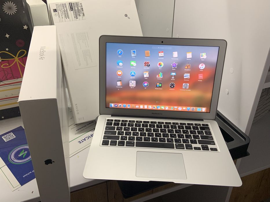 MacBook air 2017 идеальный состояние нового полный комплект