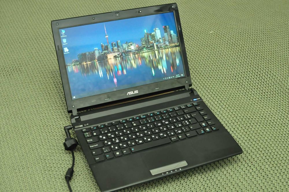 Игровой ноутбук Asus u36c (Core i5/8Gb/