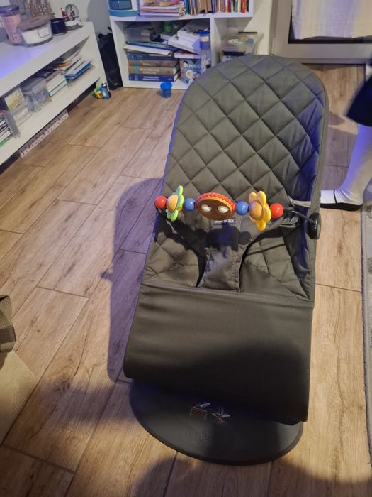 Bujaczek babybjorn z zabawką