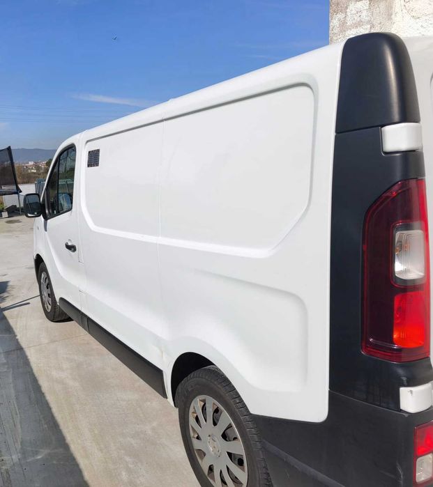 Carrinha Renault Tráfic 1.6 120 CV