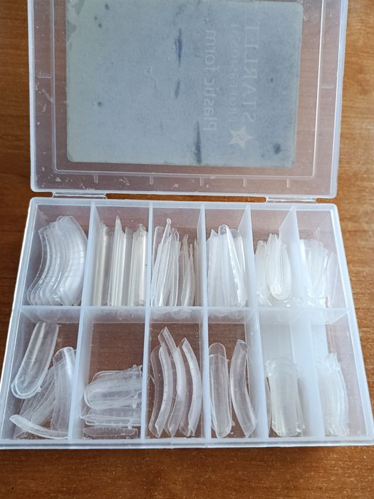 Типсы и верхние формы для ногтей