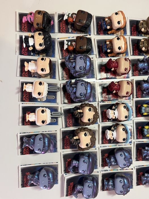 Bonecos, stranger things do kinder joy! - Faço Descontos