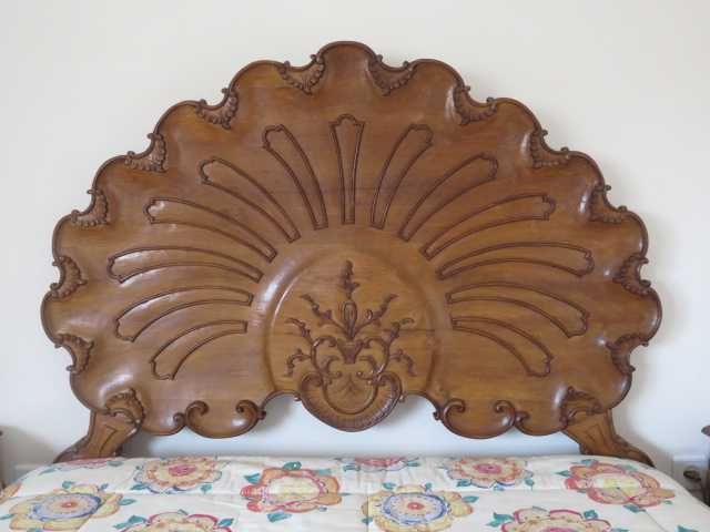 Cama e Mesinhas Vintage