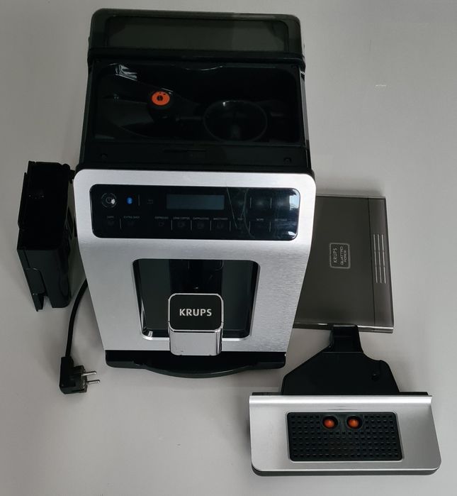 Uszkodzony Ekspres, Expres Krups Evidence EA892D10 z Bluetooth.