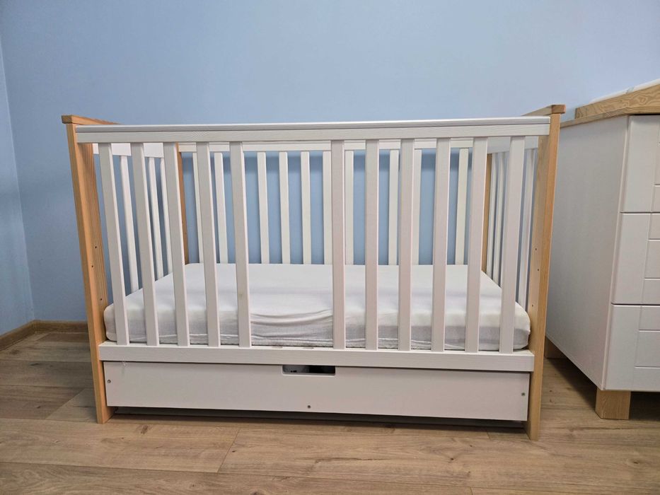 Łóżeczko dziecięce z materacem