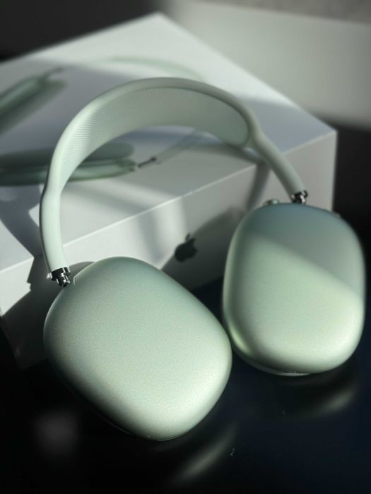 Airpods Max. Green color. New64738491577219120