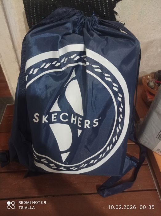 Skechers кросівки нові