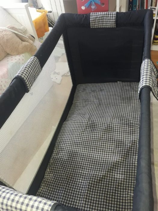 Cama de passeio ou parque(desmontável) para bebé