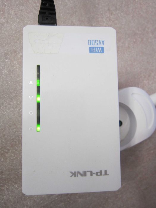 Transmiter sieciowy PowerLine Tp-link TL-WPA4220 AV500 jedna sztuka