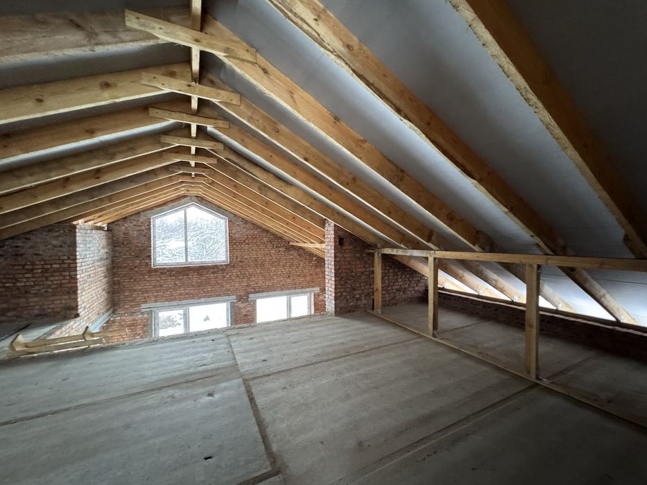 Продаж будинку Лезневе