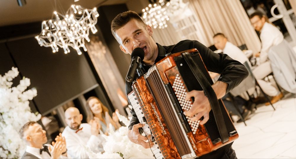 Dj z akordeonem /Ciężki dym~Fotobudka 360~Co2 Gun~Fontanny iskier