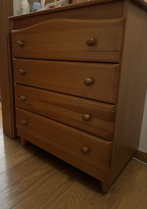 Comoda em pinho maciço